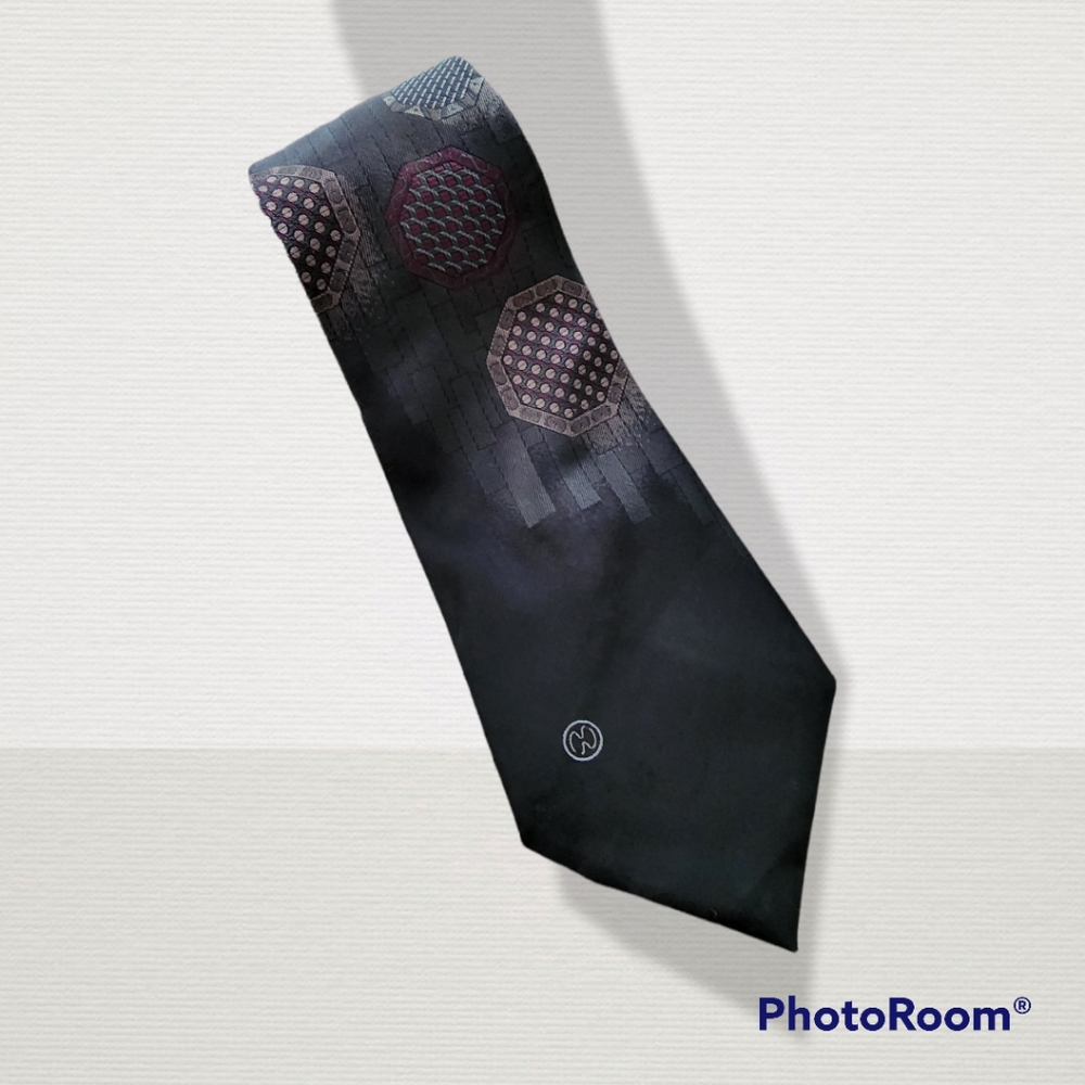 Halston III black tie, 56"
